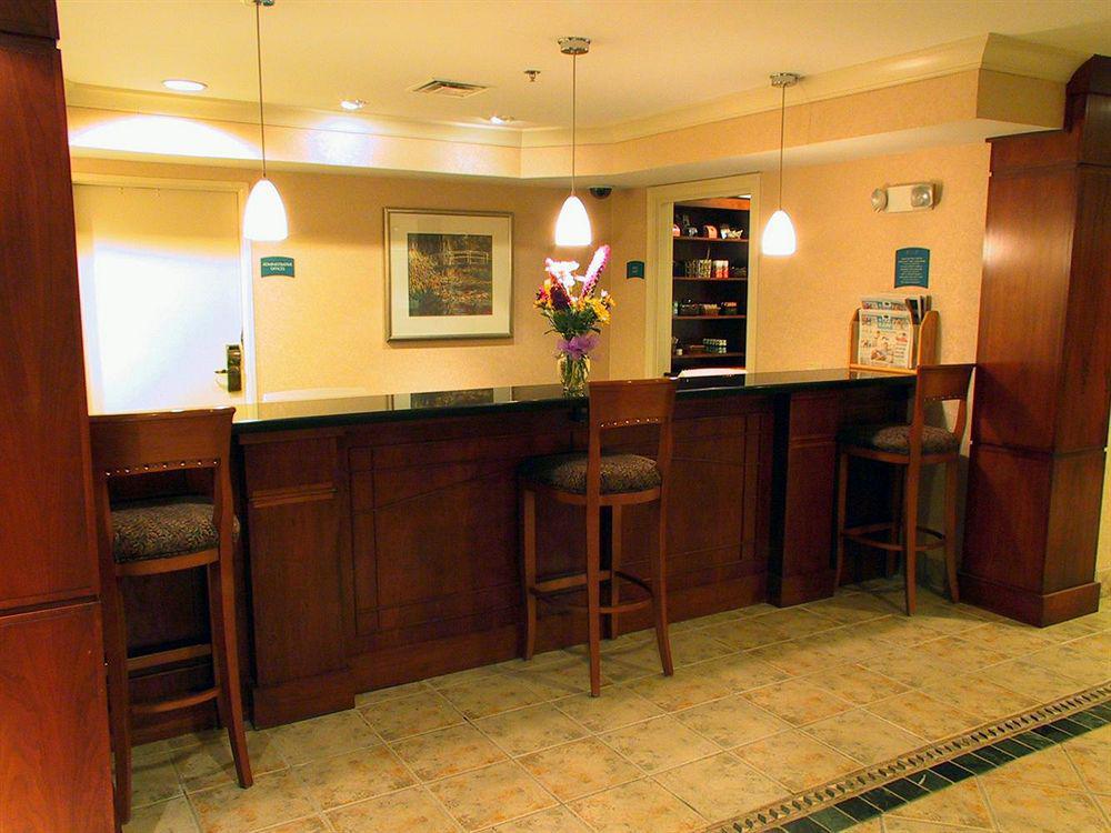 Staybridge Suites Louisville - East By Ihg Restaurace fotografie